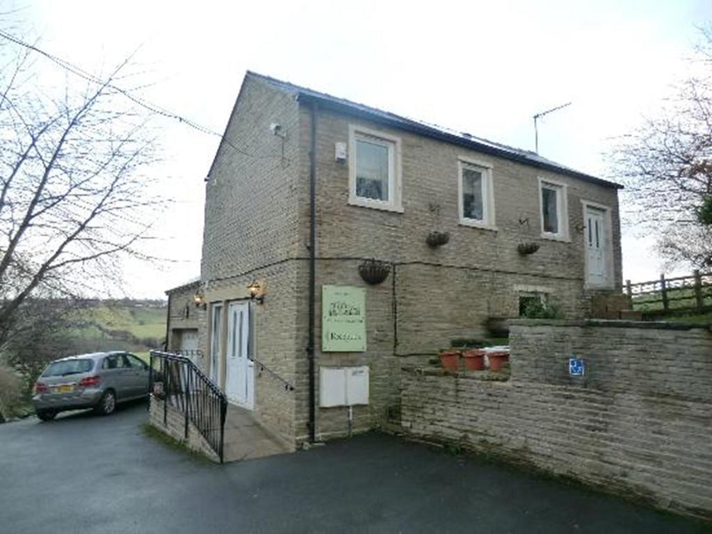 The Lodge At Birkby Hall Brighouse Bagian luar foto